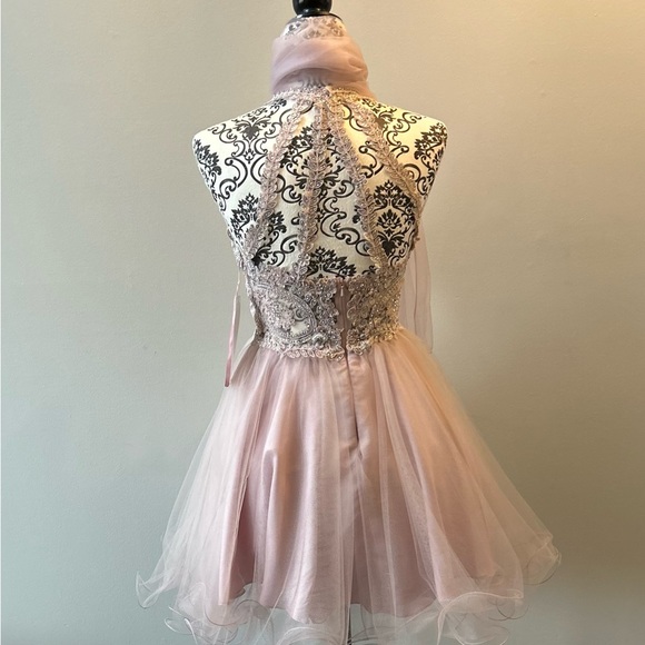 Girls grad/formal dress - Picture 6 of 7